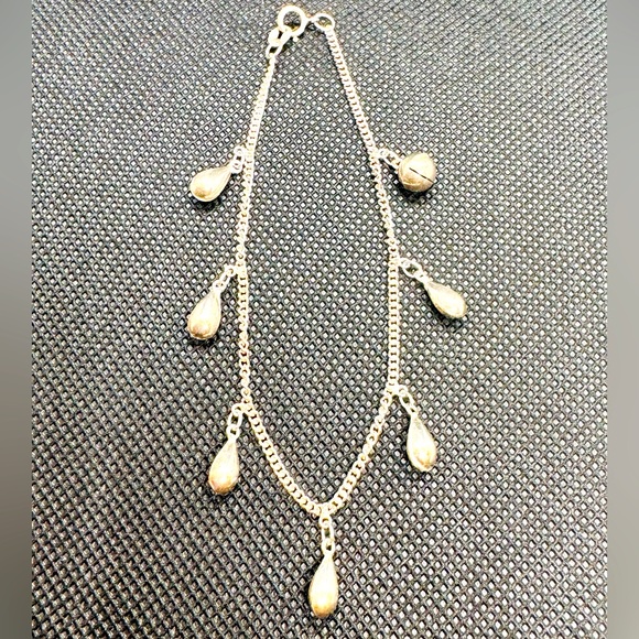 Cute Bracelet with Teardrop Dangles in 925 Sterling Silver - Picture 2 of 3